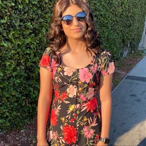 Meet your Posher, Raquel